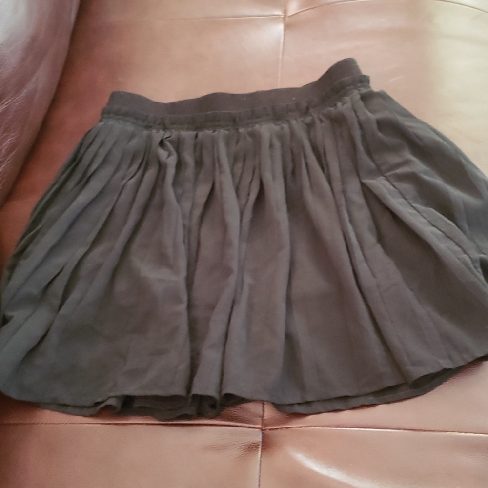 *Sale 3/$25*   EUC black skirt